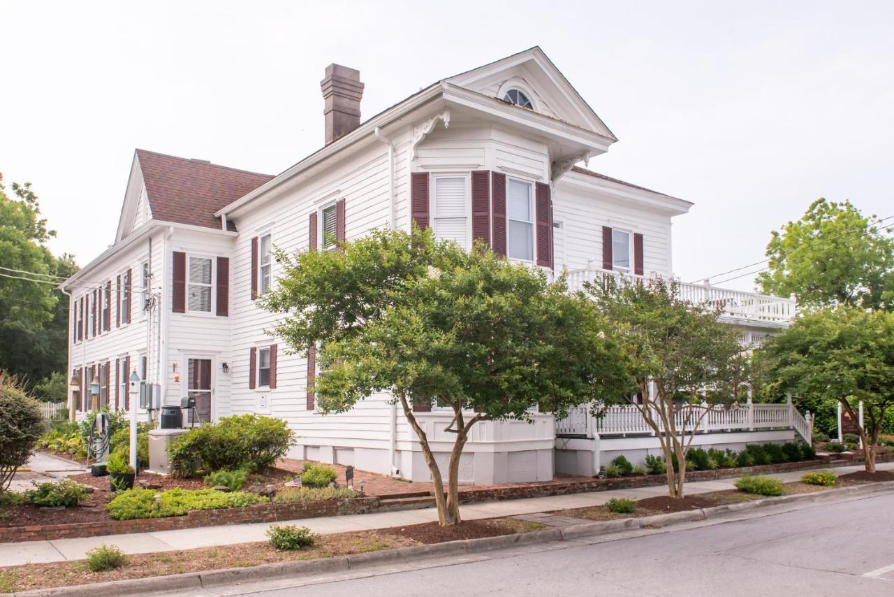 Pecan Tree Inn Beaufort Exterior photo