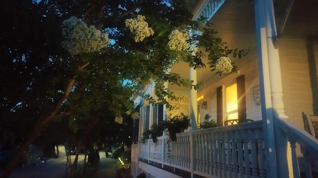 Pecan Tree Inn Beaufort Exterior photo