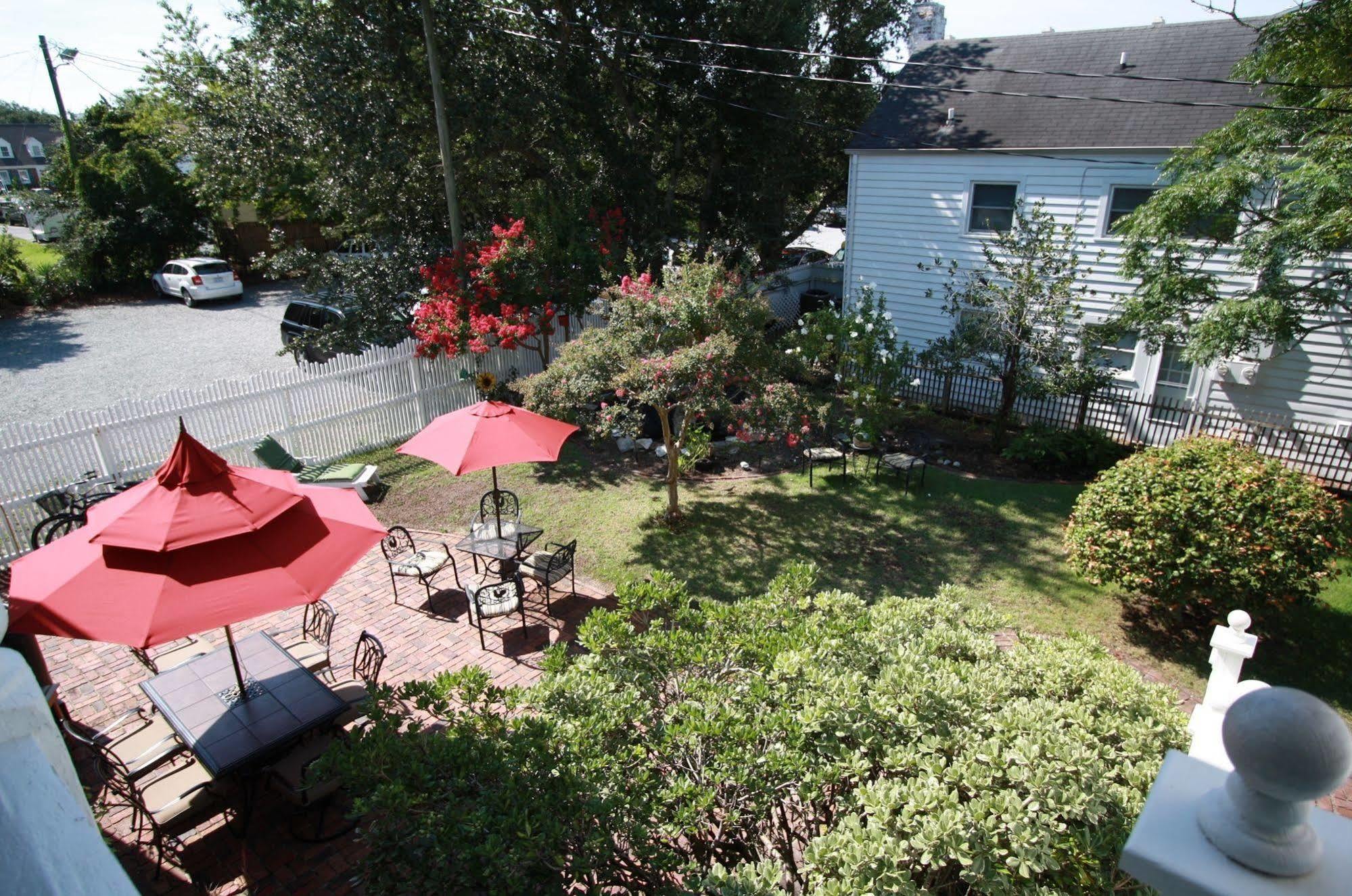 Pecan Tree Inn Beaufort Exterior photo