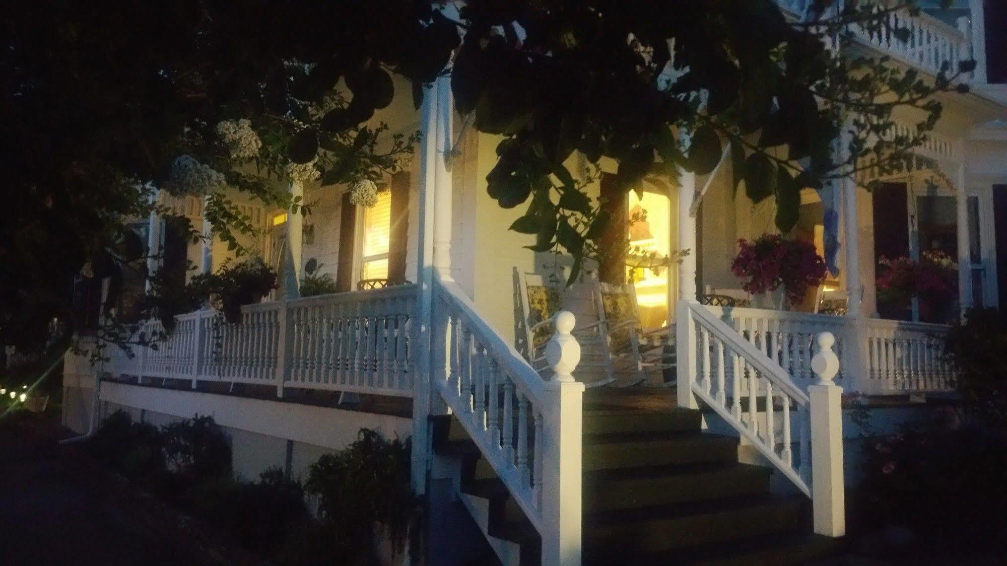 Pecan Tree Inn Beaufort Exterior photo